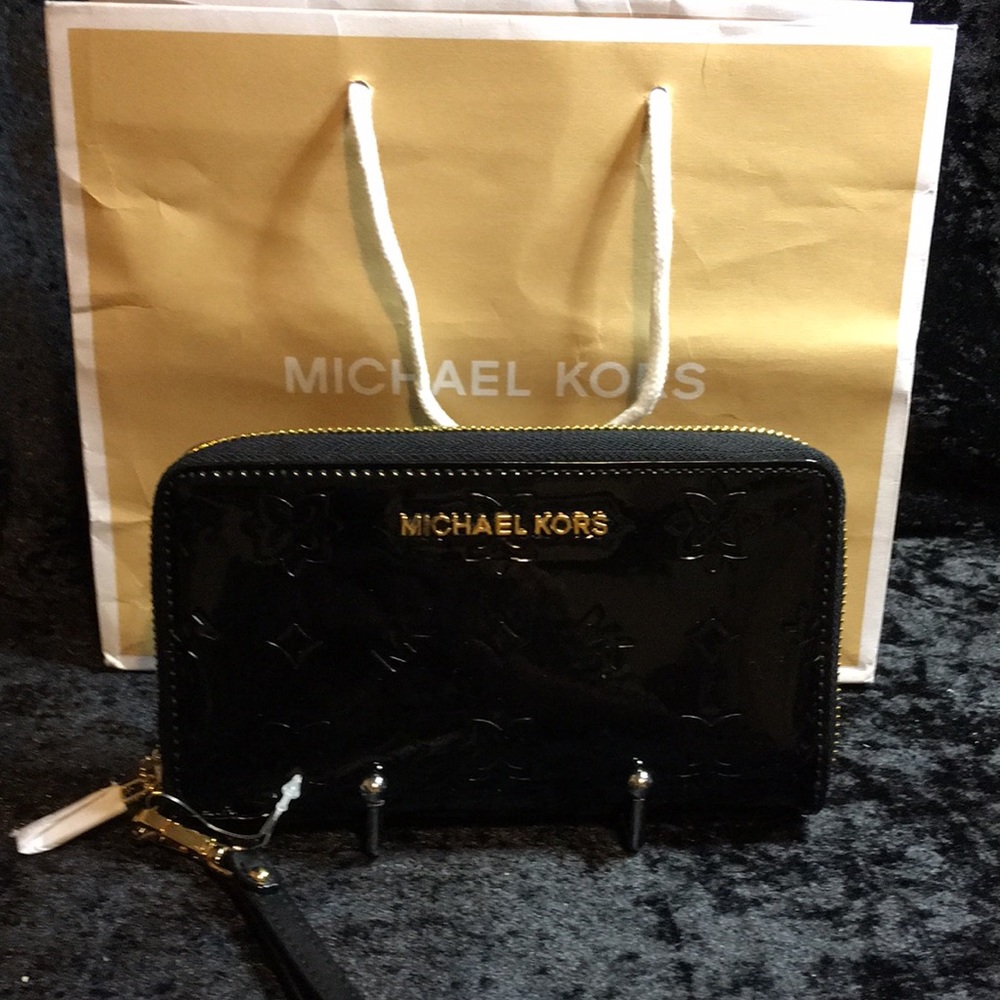 NWT Michael Kors Patent Leather Jet Set Wallet/ Phone Case Wristlet MSRP $178 - Picture 2 of 12